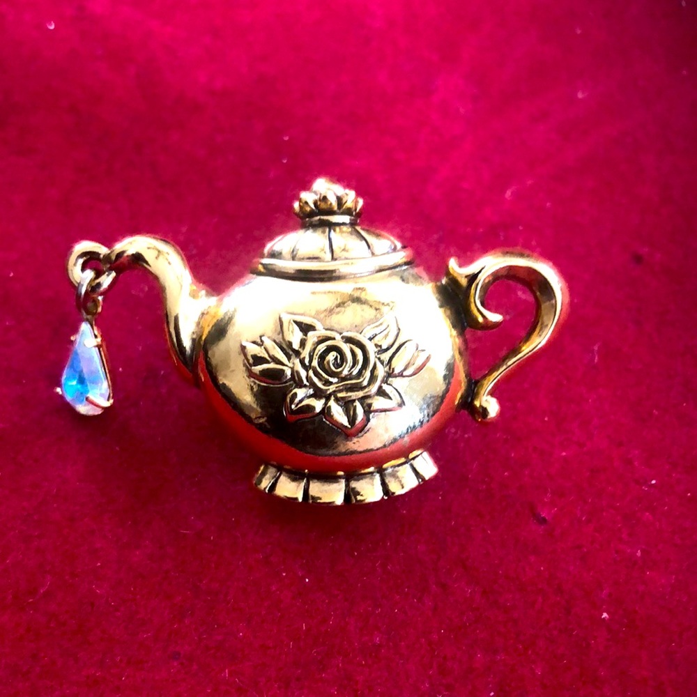 Vintage Avon gold tone teapot pin.